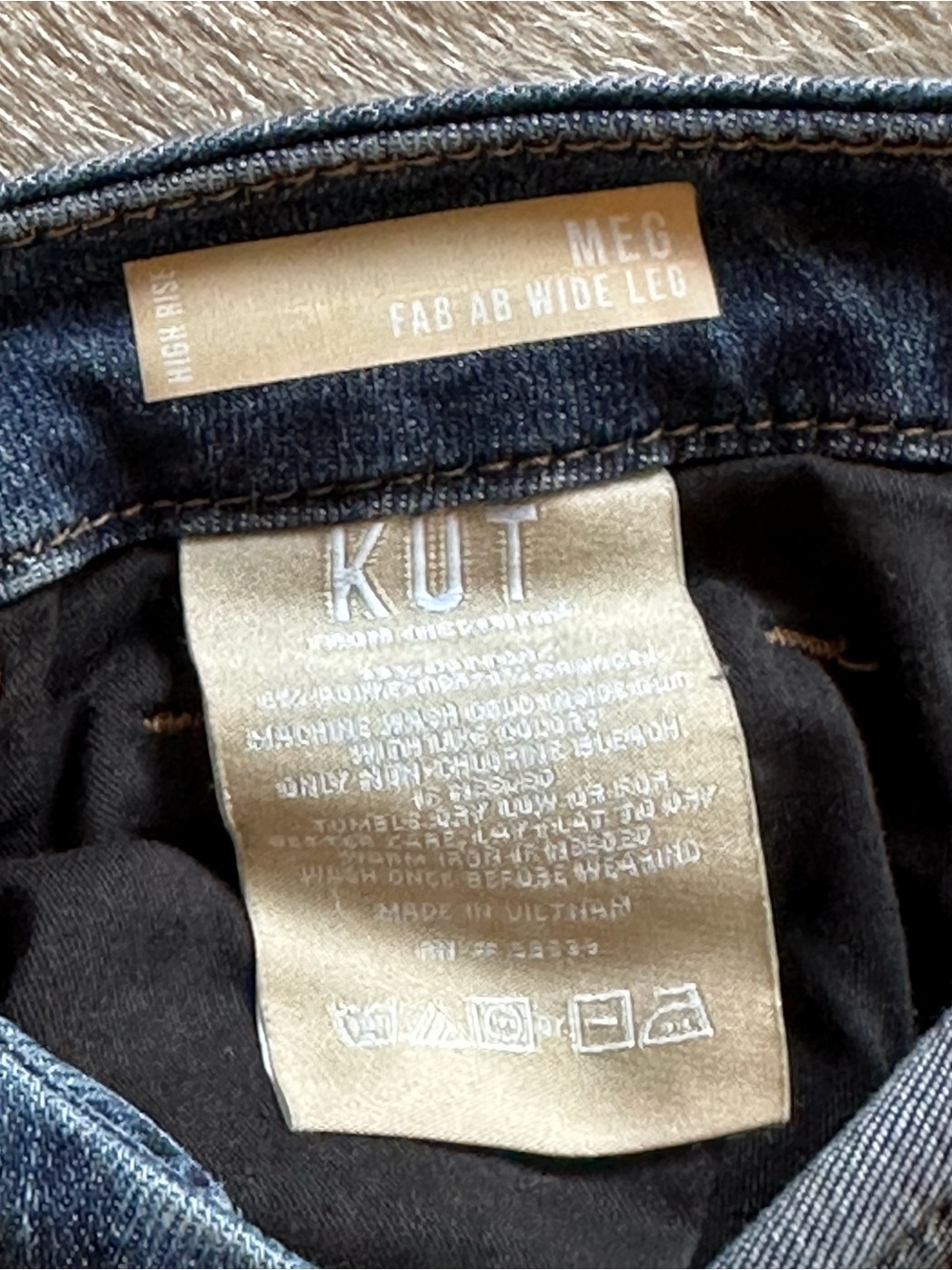 Kut from the Kloth MEG Fab Ab Blue Cropped Straight Jeans raw hem - Picture 6 of 10